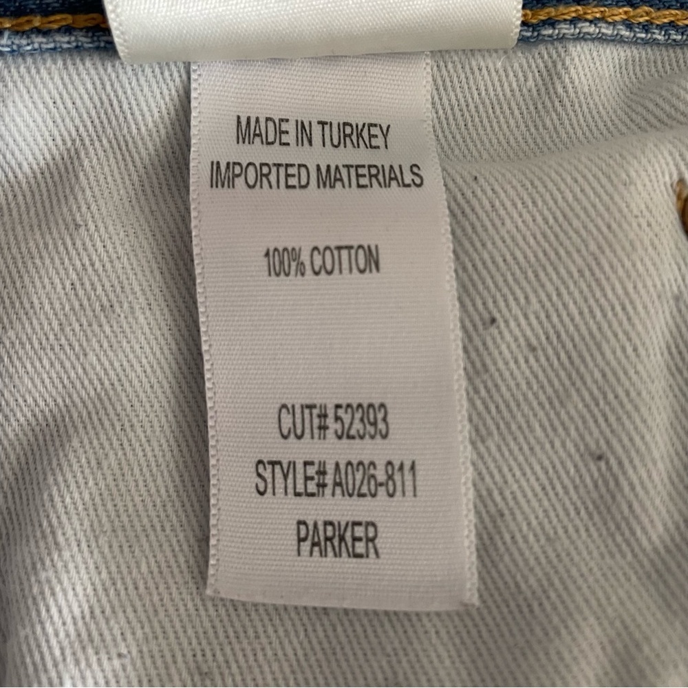 Agolde Parker High Waist Distressed Button Fly Denim Short Size 32 Plus - Picture 8 of 10